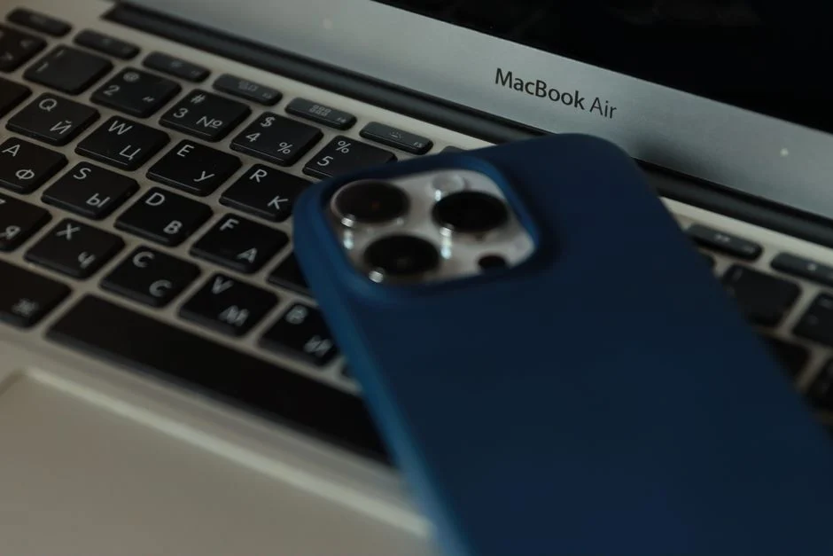 Калъфи за iPhone 15: какво остава след първите реални падения
