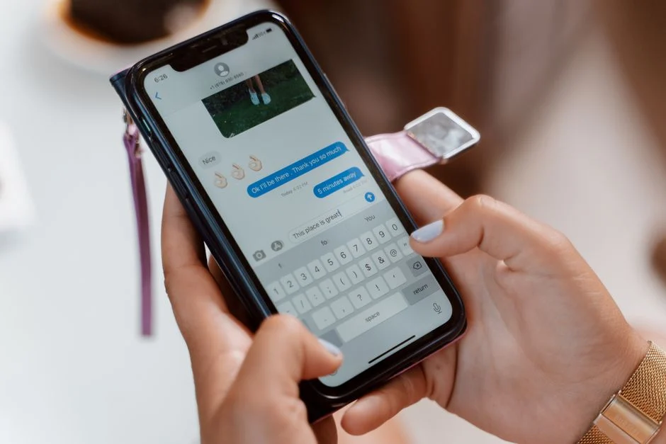 LV калъф за iPhone: кога луксът не стига до защитата