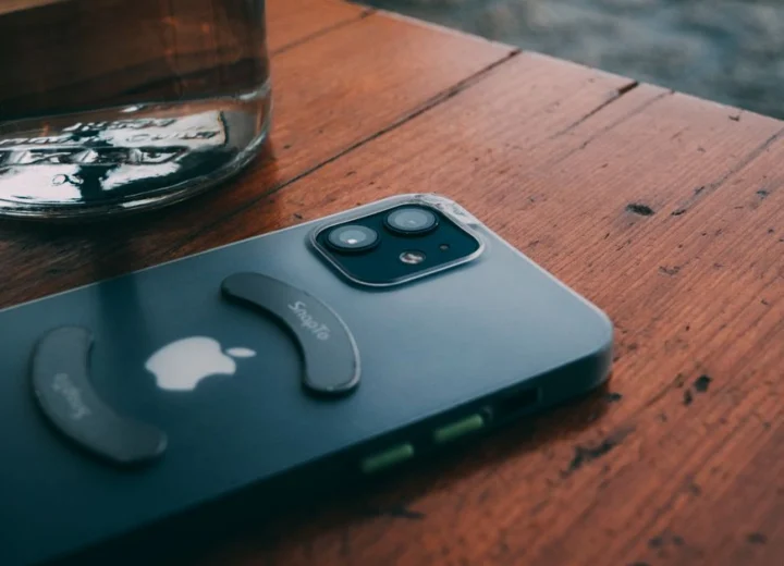 Стилни калъфи за iPhone: блясъкът, който издържа времето