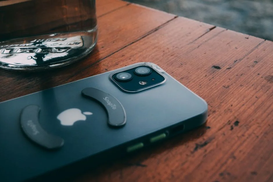 Калъф за iPhone с отделения