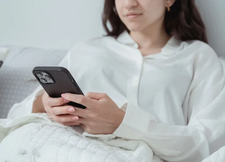 Пожълтяване на калъф iphone