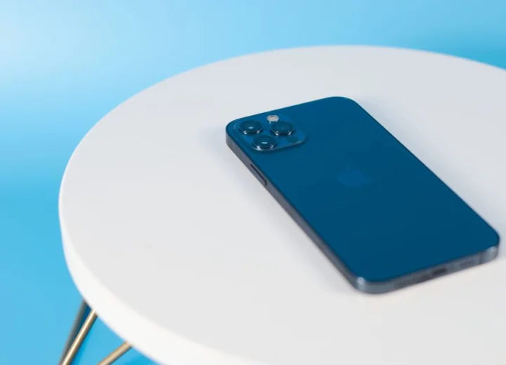Защо пожълтява калъф iphone